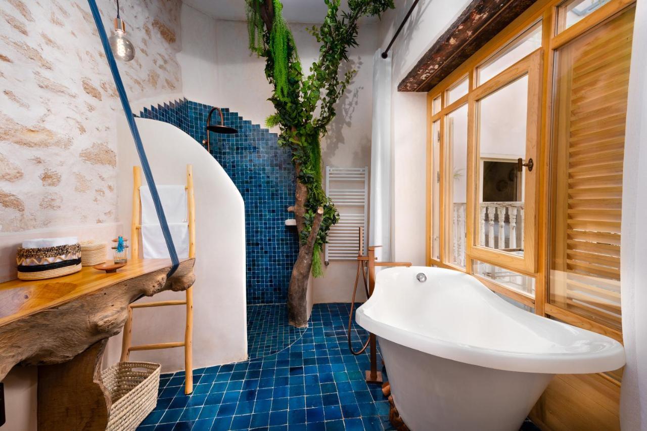 Mama Lova Hotel, Riad, Restaurant & Spa 에사우이라 외부 사진