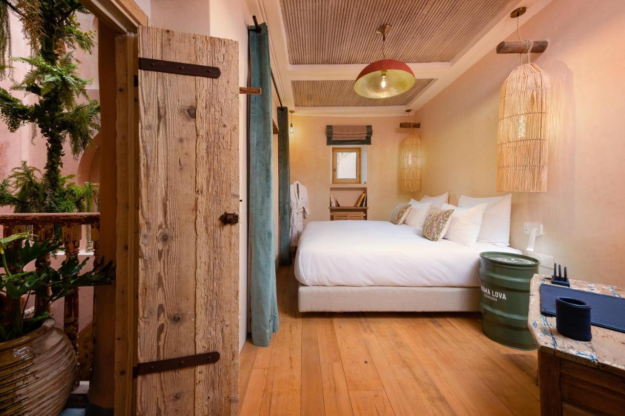 Mama Lova Hotel, Riad, Restaurant & Spa 에사우이라 외부 사진