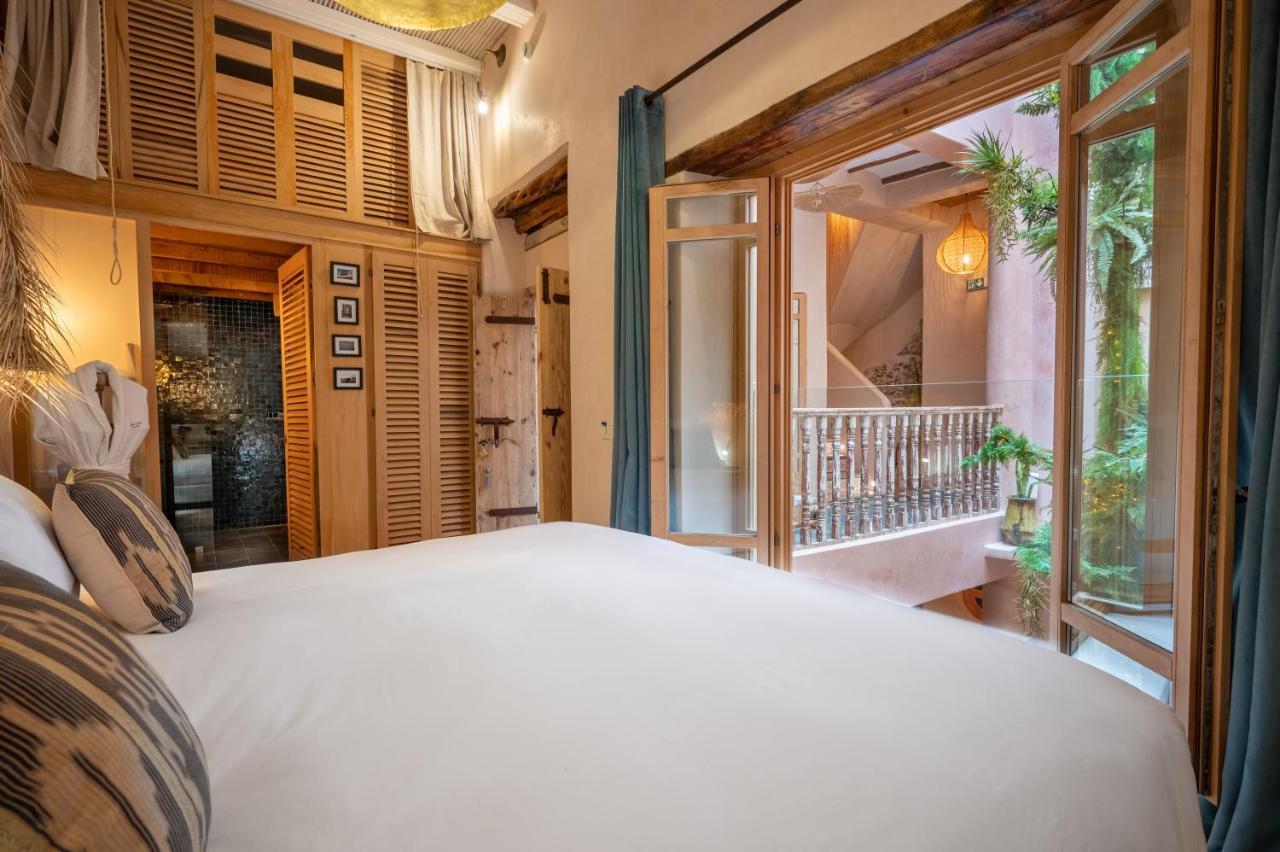 Mama Lova Hotel, Riad, Restaurant & Spa 에사우이라 외부 사진