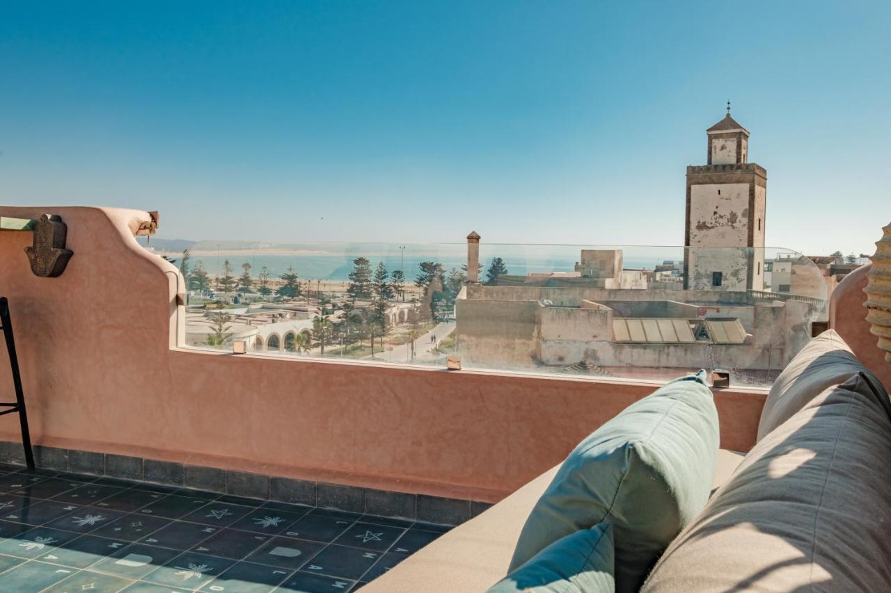 Mama Lova Hotel, Riad, Restaurant & Spa 에사우이라 외부 사진