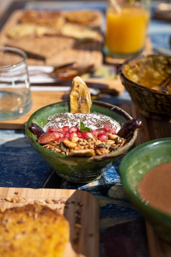 Mama Lova Hotel, Riad, Restaurant & Spa 에사우이라 외부 사진