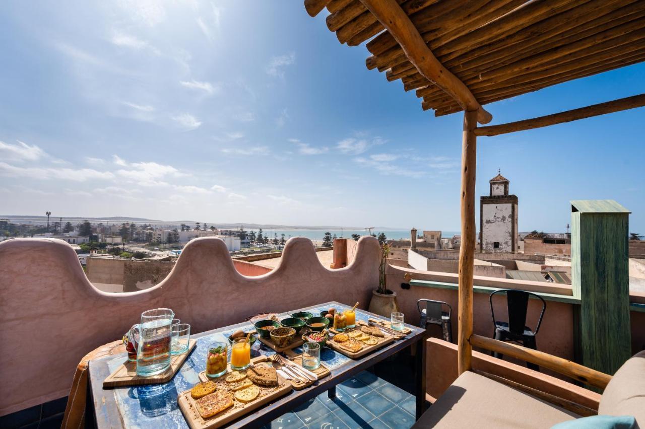 Mama Lova Hotel, Riad, Restaurant & Spa 에사우이라 외부 사진