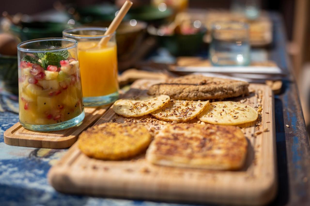 Mama Lova Hotel, Riad, Restaurant & Spa 에사우이라 외부 사진