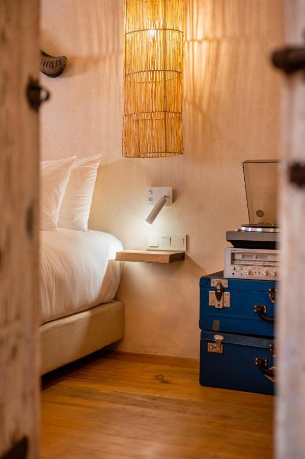 Mama Lova Hotel, Riad, Restaurant & Spa 에사우이라 외부 사진