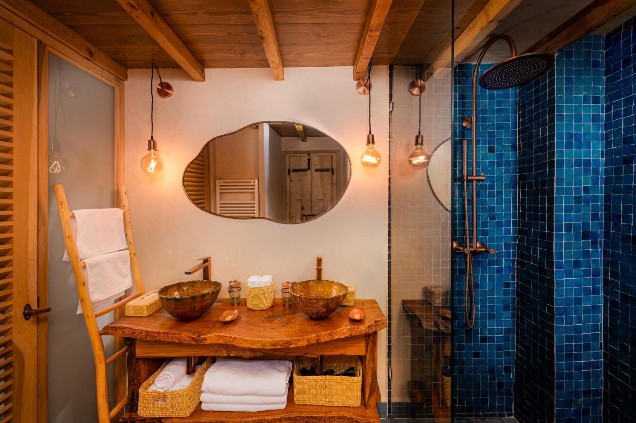 Mama Lova Hotel, Riad, Restaurant & Spa 에사우이라 외부 사진