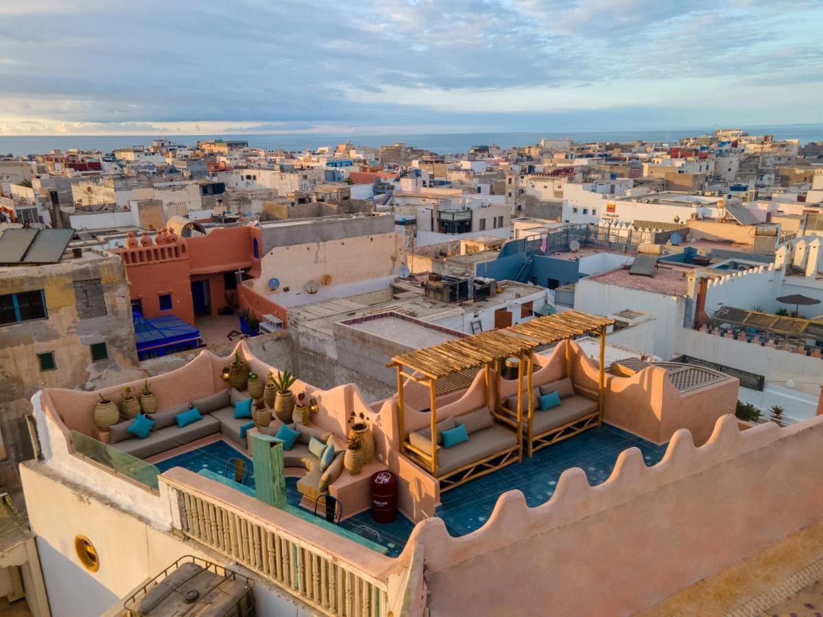 Mama Lova Hotel, Riad, Restaurant & Spa 에사우이라 외부 사진