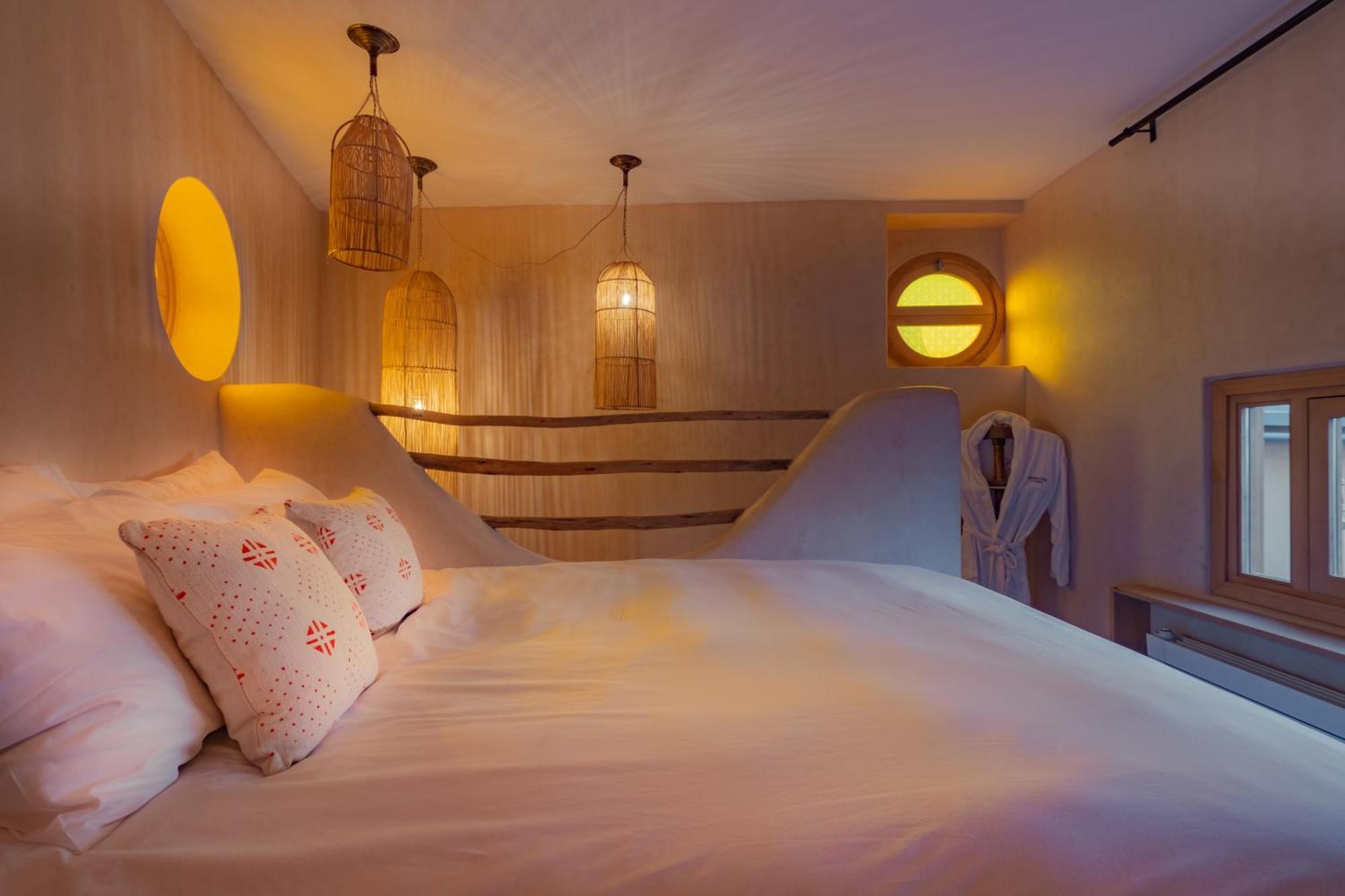 Mama Lova Hotel, Riad, Restaurant & Spa 에사우이라 외부 사진