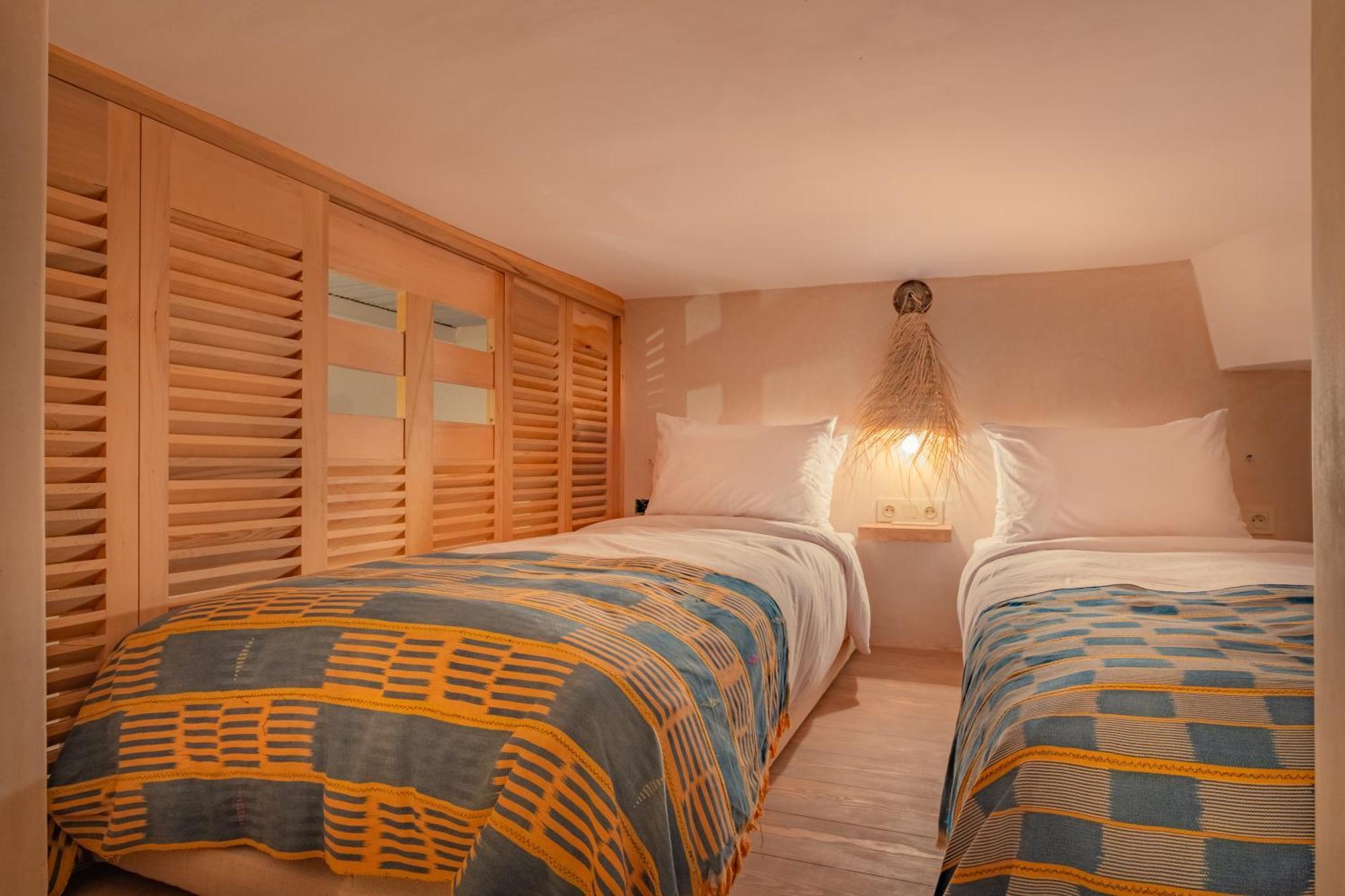 Mama Lova Hotel, Riad, Restaurant & Spa 에사우이라 외부 사진
