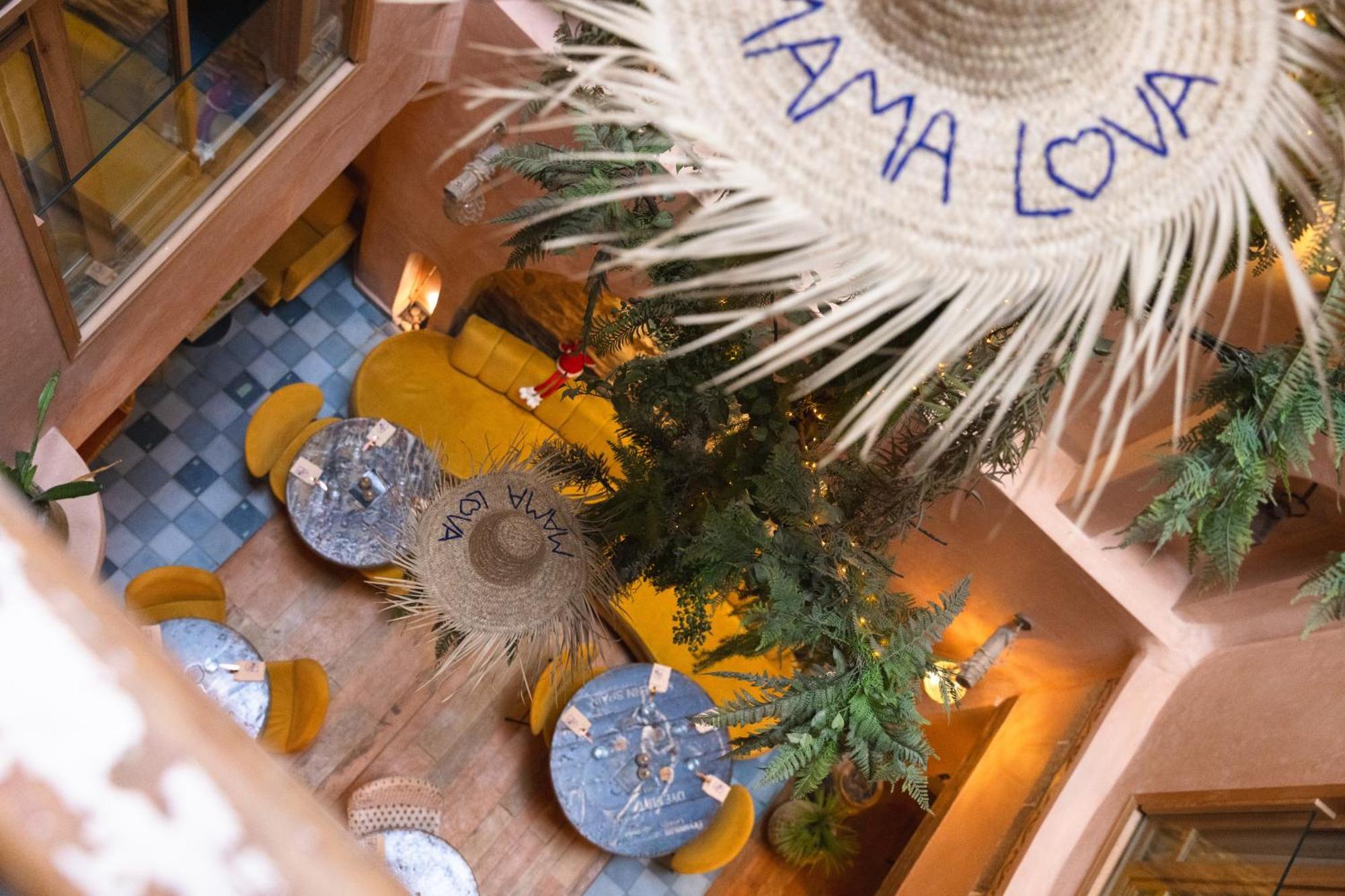 Mama Lova Hotel, Riad, Restaurant & Spa 에사우이라 외부 사진