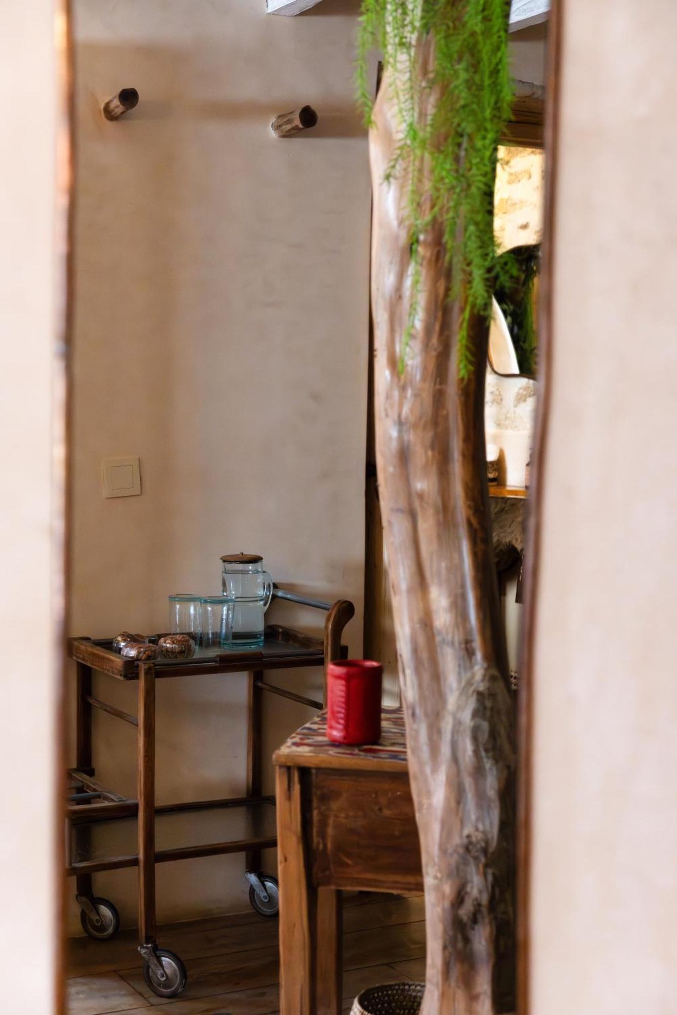 Mama Lova Hotel, Riad, Restaurant & Spa 에사우이라 외부 사진